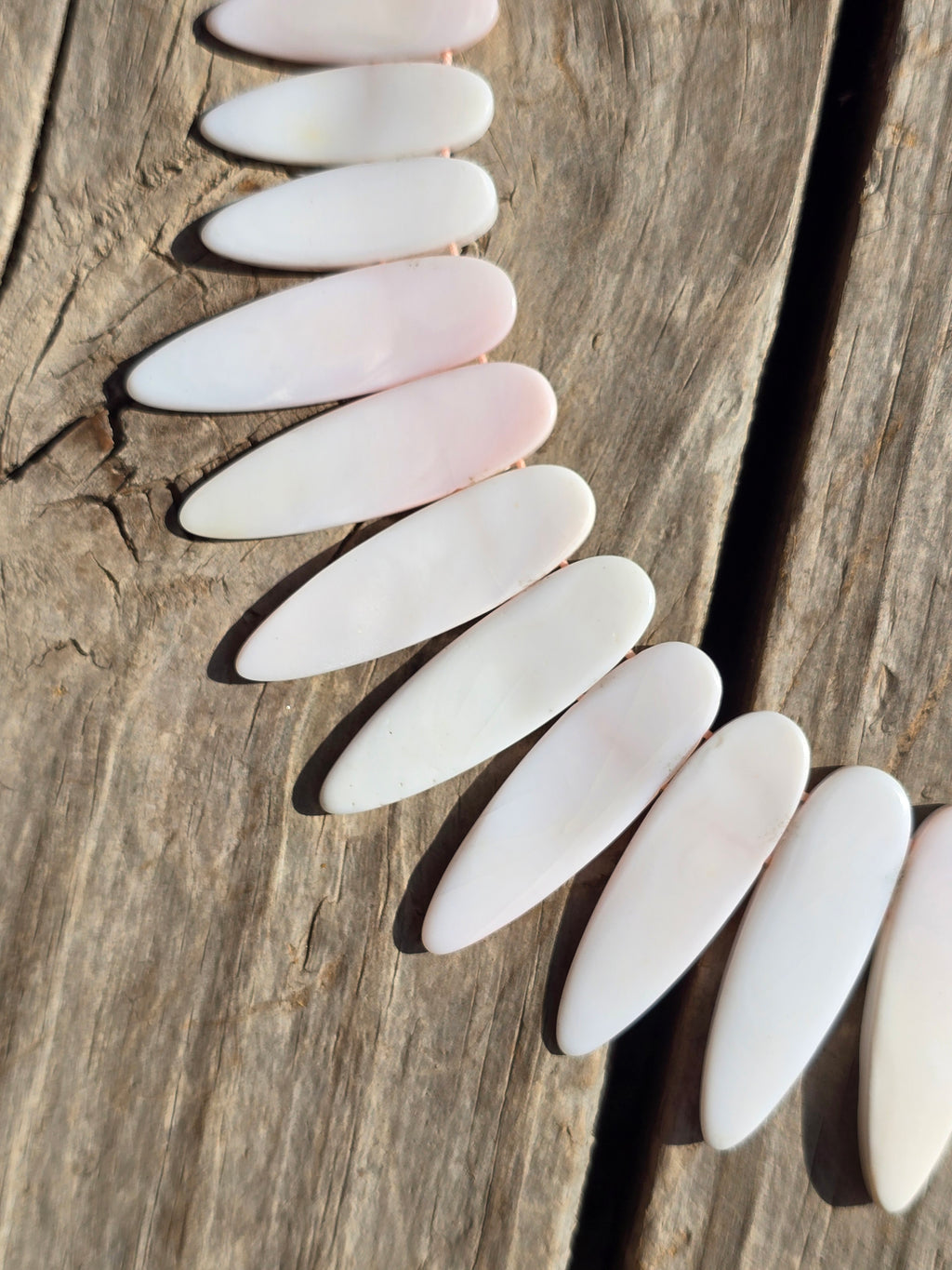 Natural Pink Queen Conch Shell Graduated Spike Statement Necklace & Design Strand – 21"
